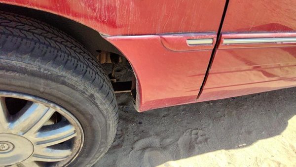 05-07 Town Country Passenger Right Rear Moulding On Quarter Panel Oem Red Prh — photo 3