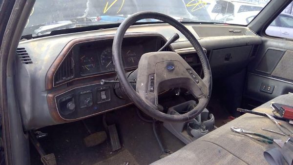 1989 Ford Pickup F150 — vehicle photo 3