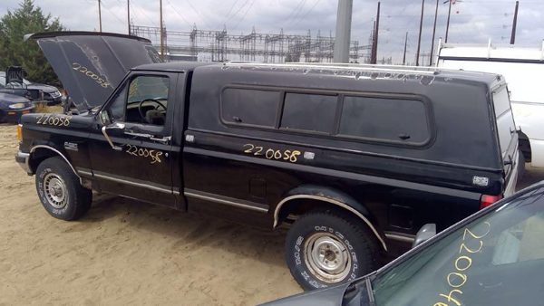 1989 Ford Pickup F150 — vehicle photo 5