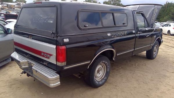 1989 Ford Pickup F150 — vehicle photo 6