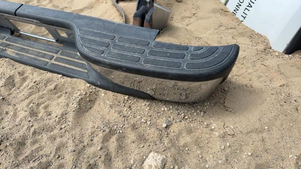 99-05 Chevy Silverado Stepside Rear Back Bumper With Brackets Oem Factory Chrome — photo 2