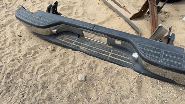 99-05 Chevy Silverado Stepside Rear Back Bumper With Brackets Oem Factory Chrome — photo 4