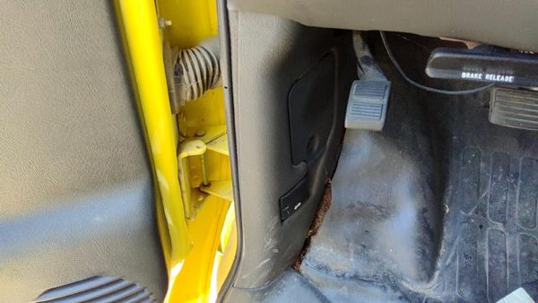 1996-2002 Express Van 2500 Driver Left Lower Kick Trim Panel Oem 69W Dark Gray — photo 1