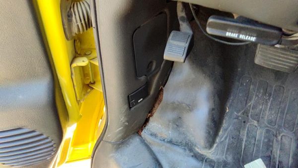 1996-2002 Express Van 2500 Driver Left Lower Kick Trim Panel Oem 69W Dark Gray — photo 3