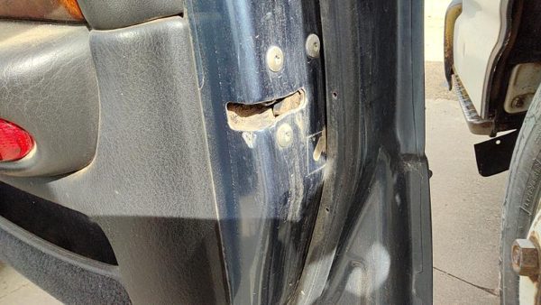 1999-2004 Chrysler 300M Passenger Right Front Door Latch With Rods/Cables Oem — photo 3