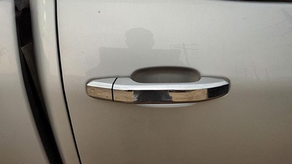 2015 Chevy Silverado 1500 Outside Door Handle RH Gan Silver — photo 3