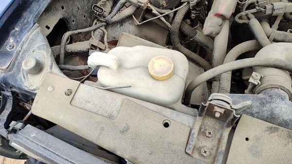 93-95 Nissan Pathfinder Coolant Reservoir Radiator Overflow Tank Bottle Oem — photo 1