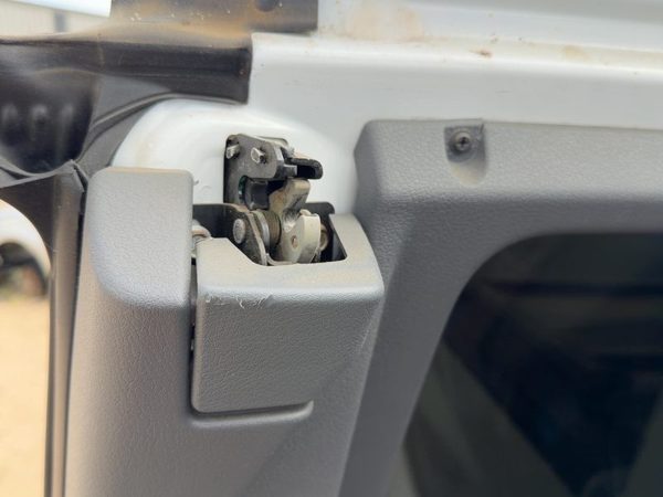 2005-2008 Dodge Dakota Passenger Right Rear Door Latch With Rods/Cables Oem Back — photo 1