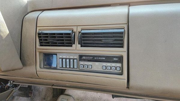1988-1994 Chevy Suburban Trim Bezel Around Radio Surround Dash Panel Oem — photo 3