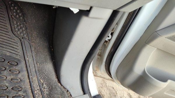 2004-2007 Ford Freestar Passenger Right Lower Kick Trim Panel Oem Gray — photo 2