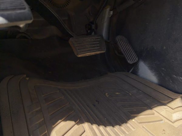 1996-2002 Chevy Express 2500 Brake Pedal Assembly Oem Automatic — photo 1