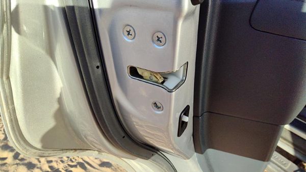 2009-2015 Honda Pilot Driver Left Rear Door Latch With Rods/Cables Oem Back — photo 1