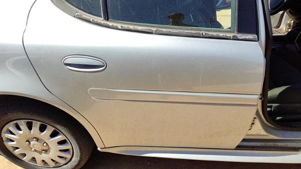 2004 Pontiac Grand Prix Rear Door RH Silver 12U — photo 2