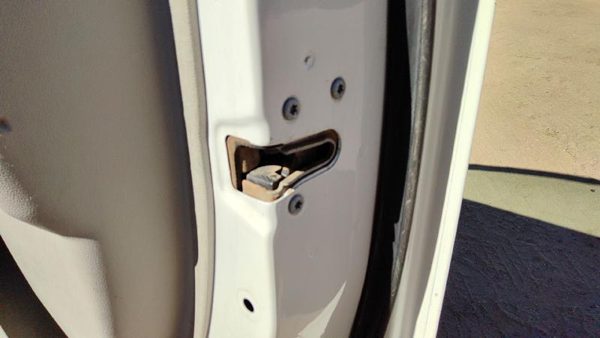 2008 Dodge Grand Caravan Passenger Right Front Door Latch With Rods/Cables Oem — photo 1
