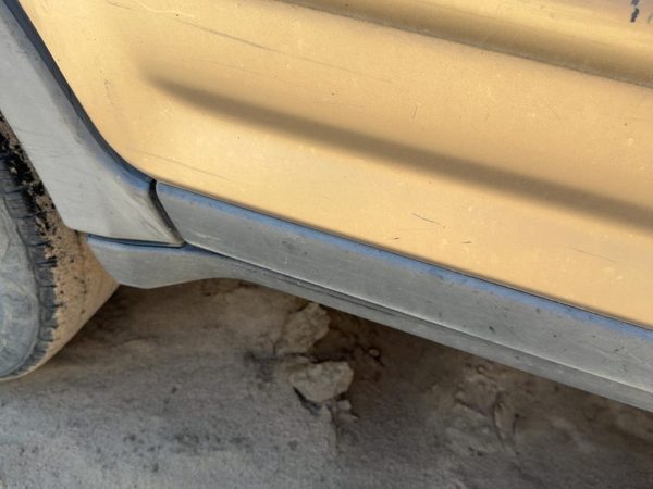 2002-2006 Honda Crv Passenger Right Rear Moulding Lower From Door Oem Back — photo 5
