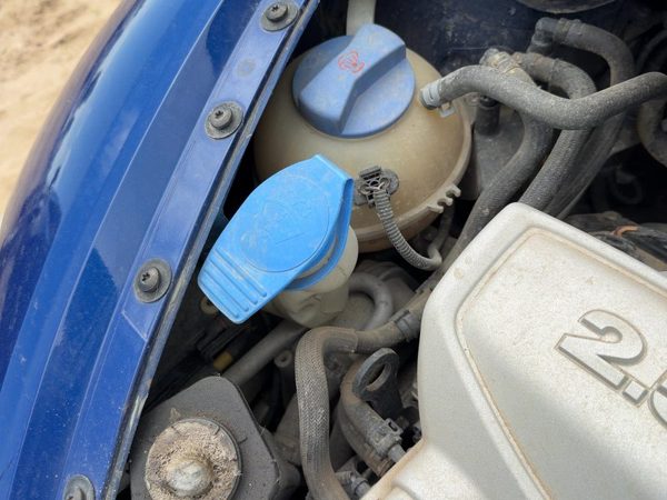 2006-2010 Windshield Washer Fluid Reservoir With Pump Oem Wiper Tank 1C0955453M — photo 3