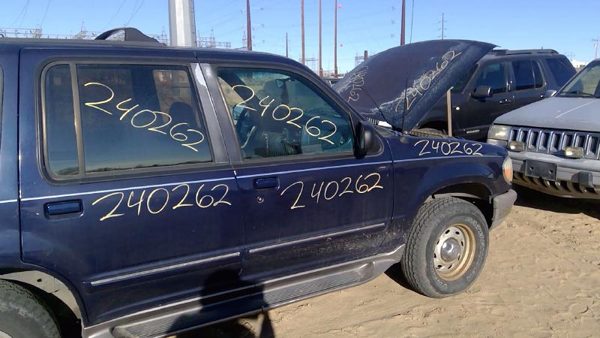 1995 Ford Explorer — vehicle photo 10