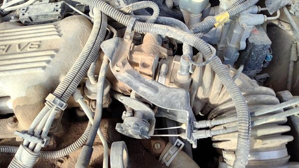 1997 Buick Century Throttle Body/valve Assy Body Valve OEM With Sensors 3.1L — photo 2
