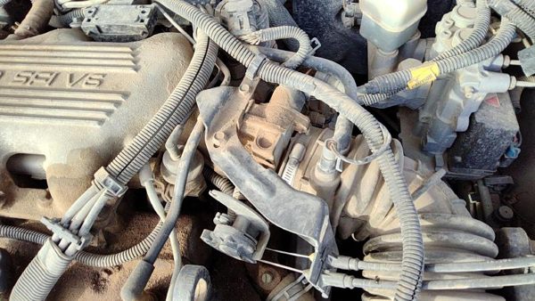1997 Buick Century Throttle Body/valve Assy Body Valve OEM With Sensors 3.1L — photo 3