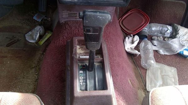 1992 Nissan Hardbody Floor Shifter Lever Assembly Automatic Transmission 4X2 — photo 3