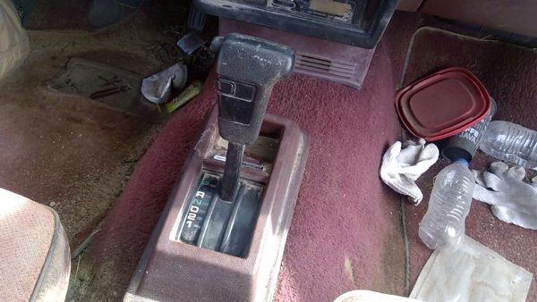 1992 Nissan Hardbody Floor Shifter Lever Assembly Automatic Transmission 4X2 — photo 4