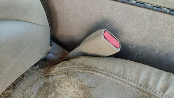 97-99 Park Ave Ultra Passenger Right Front Seat Belt Buckle Receiver Oem Tan 562 — photo 2