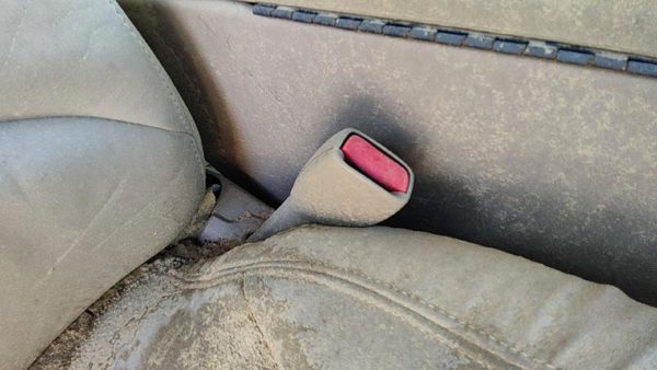 97-99 Park Ave Ultra Passenger Right Front Seat Belt Buckle Receiver Oem Tan 562 — photo 4