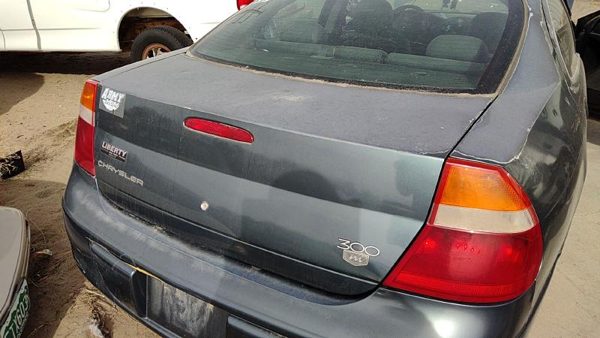 2002 Chrysler 300M Trunk/decklid/hatch/tailgate Blue Pbq — photo 2