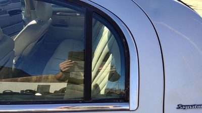 98-11 Lincoln Town Car Driver Left Rear Vent Window Back Door Glass With Frame
