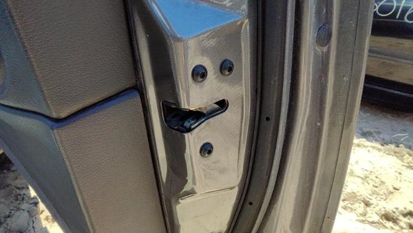 2001-2007 Ford Mustang Passenger Right Front Door Latch With Rods/Cables Oem — photo 2
