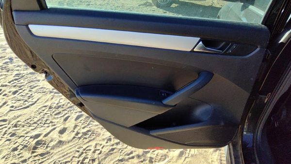 2012-2019 Vw Passat Driver Left Rear Door Trim Panel With Switches Back Black Tb — photo 1