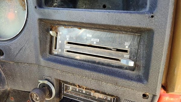73-74 Silverado K10 Temperature Control Module In Dash Heater Ac Head Unit Oem — photo 2