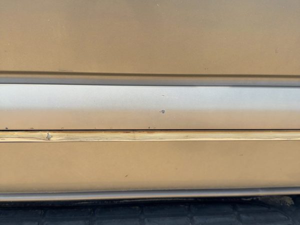 00-06 Suburban Passenger Right Front Moulding From Door Trim Strip Pewter 11U — photo 5