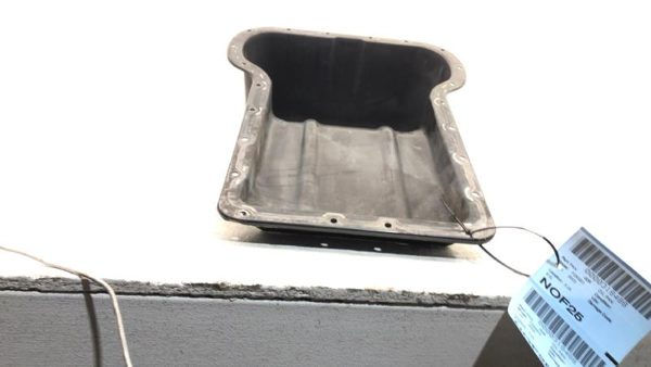 2003-2010 Ford F250 6.0L Engine Oil Pan With Good Drain Plug Oem Powerstroke — photo 3