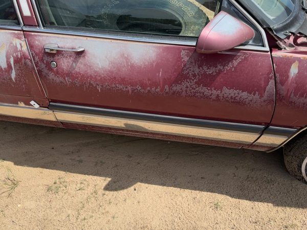 1986 Buick Electra Front Door RH Red — photo 2