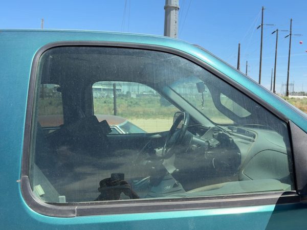 97-03 Ford F150 Passenger Right Front Side Window Door Glass OEM 1L3Z1521410AA — photo 1