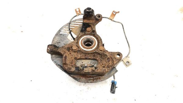 97-05 Blazer Passenger Right Front Spindle Steering Knuckle With Wheel Hub 4X4 — photo 3