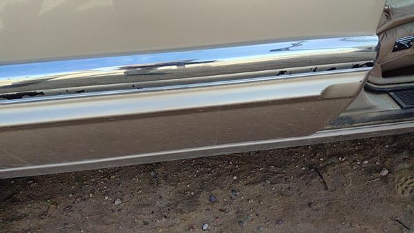 1992 Buick Park Ave Ultra Passenger Right Rear Moulding From Door Back Trim Gold — photo 5