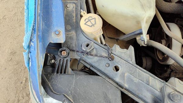 2008-2010 Dodge Avenger Windshield Washer Fluid Reservoir With Pump Wiper Tank — photo 1