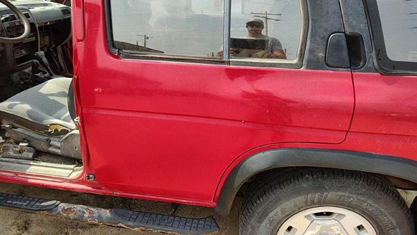 1995 Nissan Pathfinder Rear Door LH Red — photo 3