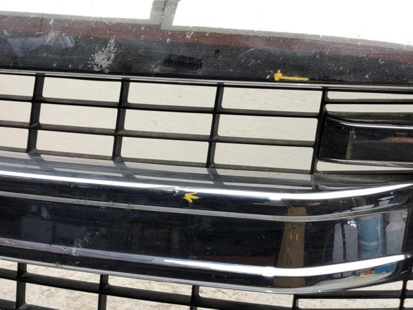 2014 Jeep Cherokee Grille (hood Mounted) Chrome Surround Xlt (2 Chrome Bars) — photo 4