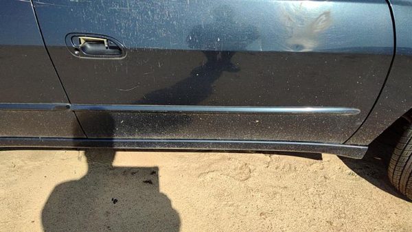 98 99 Honda Accord Passenger Right Front Moulding From Door Oem Trim Strip Gray — photo 1
