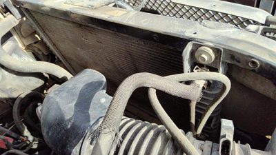 2004 Chevy Silverado 1500 Radiator 5.3L Auto Trans 15193110