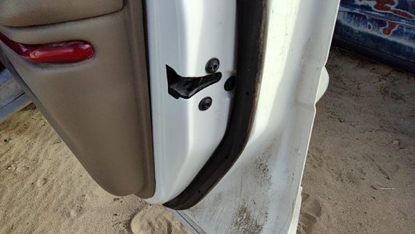 1997-2004 Buick Regal Passenger Right Front Door Latch With Rods/Cables Oem — photo 2