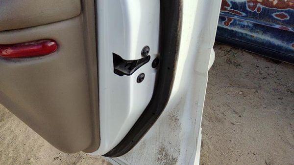 1997-2004 Buick Regal Passenger Right Front Door Latch With Rods/Cables Oem — photo 3