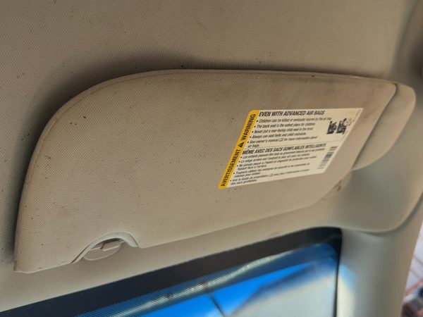 06-07 Monte Carlo Passenger Right Sun Visor Oem Illumination Top Lamp Gray 832 — photo 1