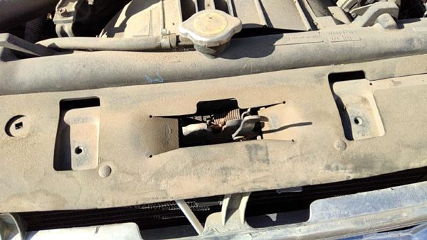 93-95 Nissan Pathfinder Nissan Pathfinder Hood Latch Assembly With Bracket Oem — photo 2