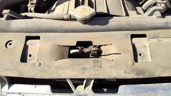 93-95 Nissan Pathfinder Nissan Pathfinder Hood Latch Assembly With Bracket Oem — photo 3