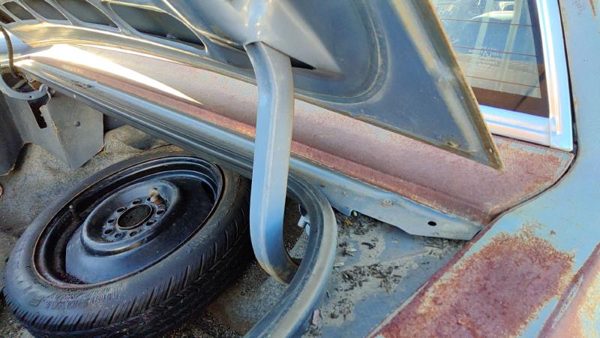1980-1984 Deville Sedan Rear Panel Between Trunk And Back Glass Oem — photo 5