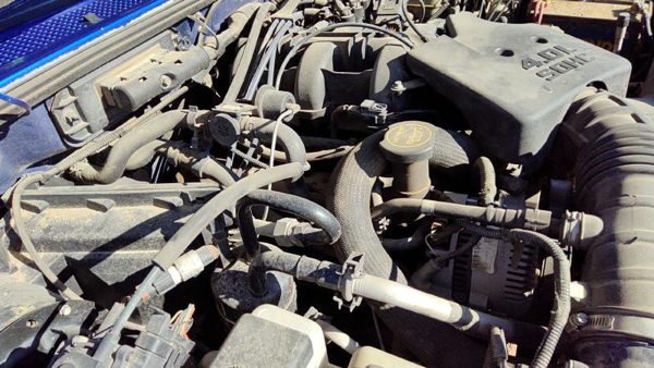 2005 Ford Ranger Valve Cover 4.0L — photo 3